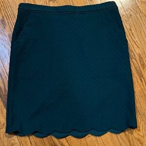 Scalloped edge forest green skirt